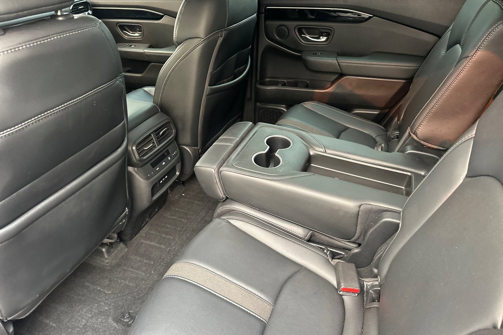 Used 2025 Honda Pilot EX-L image 11