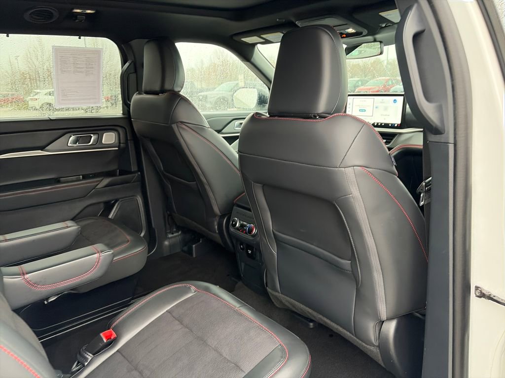Used 2025 Ford Explorer ST image 37