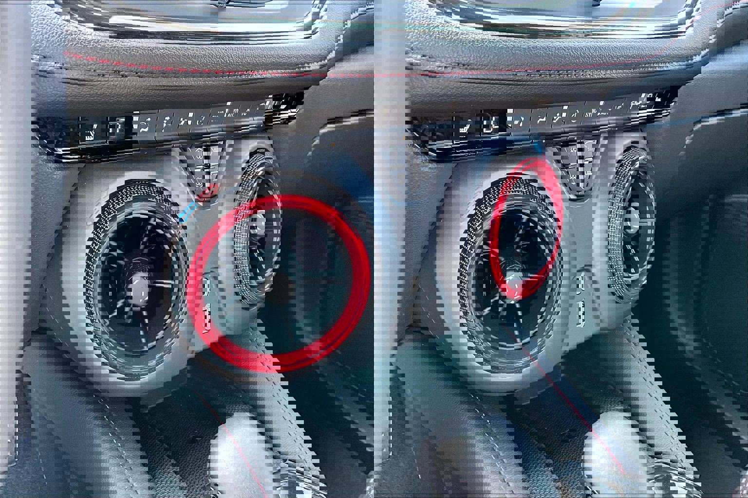 Certified 2022 Chevrolet Blazer RS w/ Driver Confidence II Package image 26