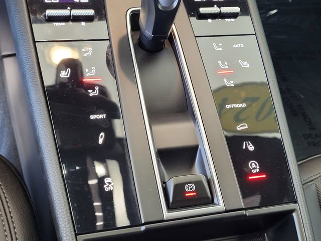 Used 2024 Porsche Macan S AWD/4WD image 21