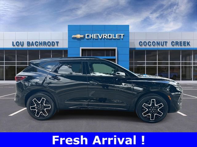 Certified 2025 Chevrolet Blazer RS w/ Driver Confidence II Package image 9