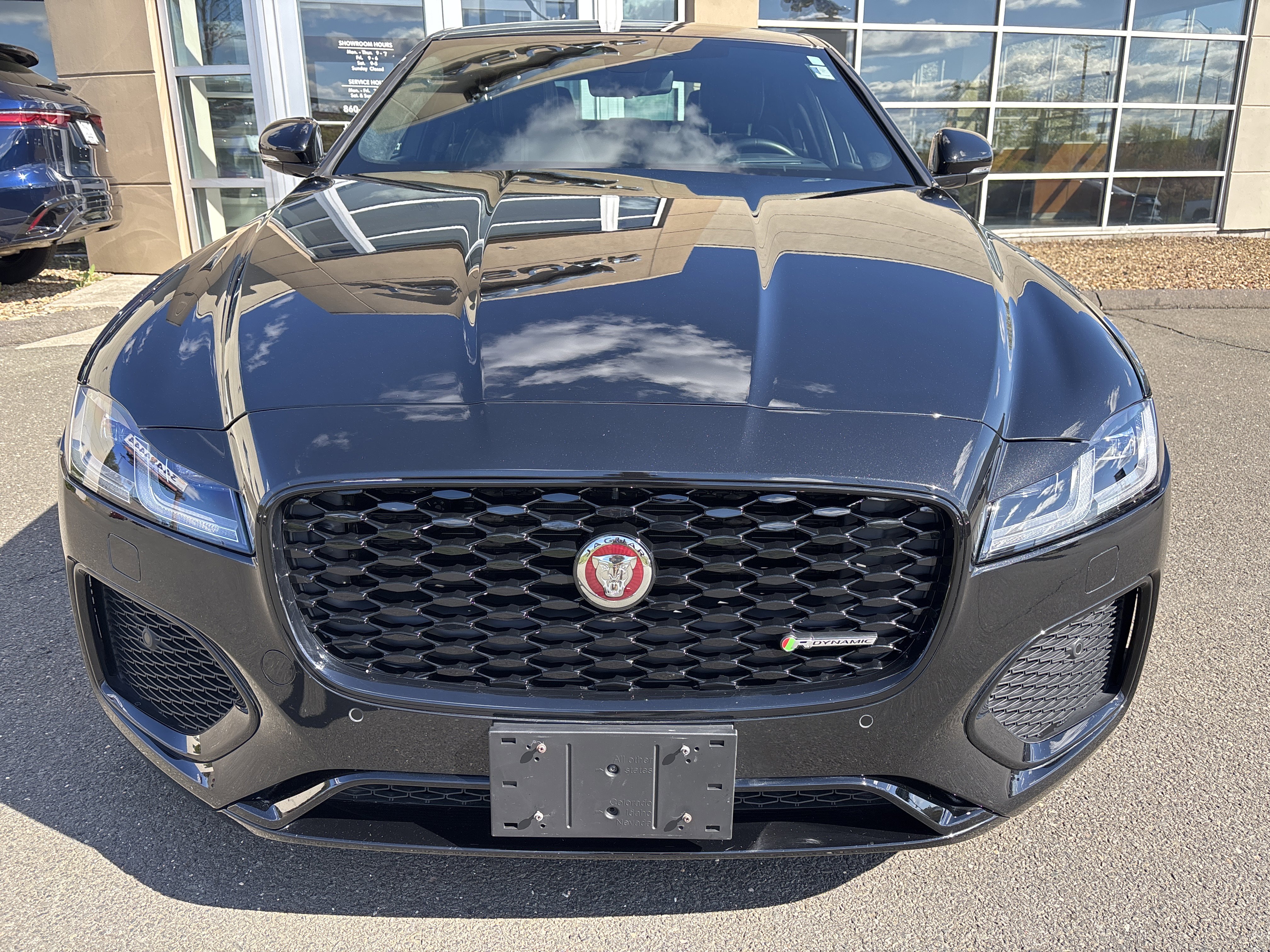 Used 2022 Jaguar XF R-Dynamic SE AWD/4WD image 9