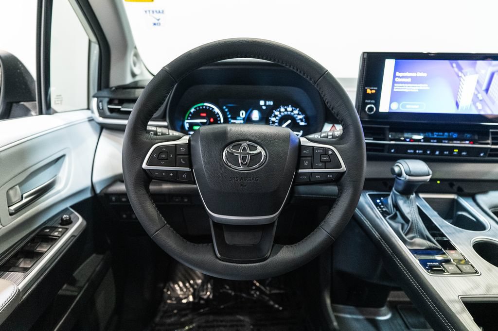 Certified 2025 Toyota Sienna XLE w/ XLE Plus Package FWD image 16