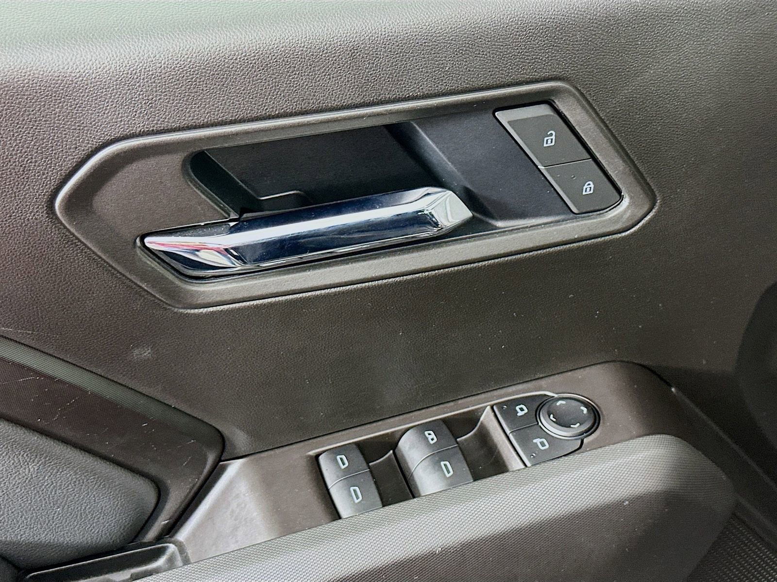 Used 2025 Chevrolet Colorado LT image 19