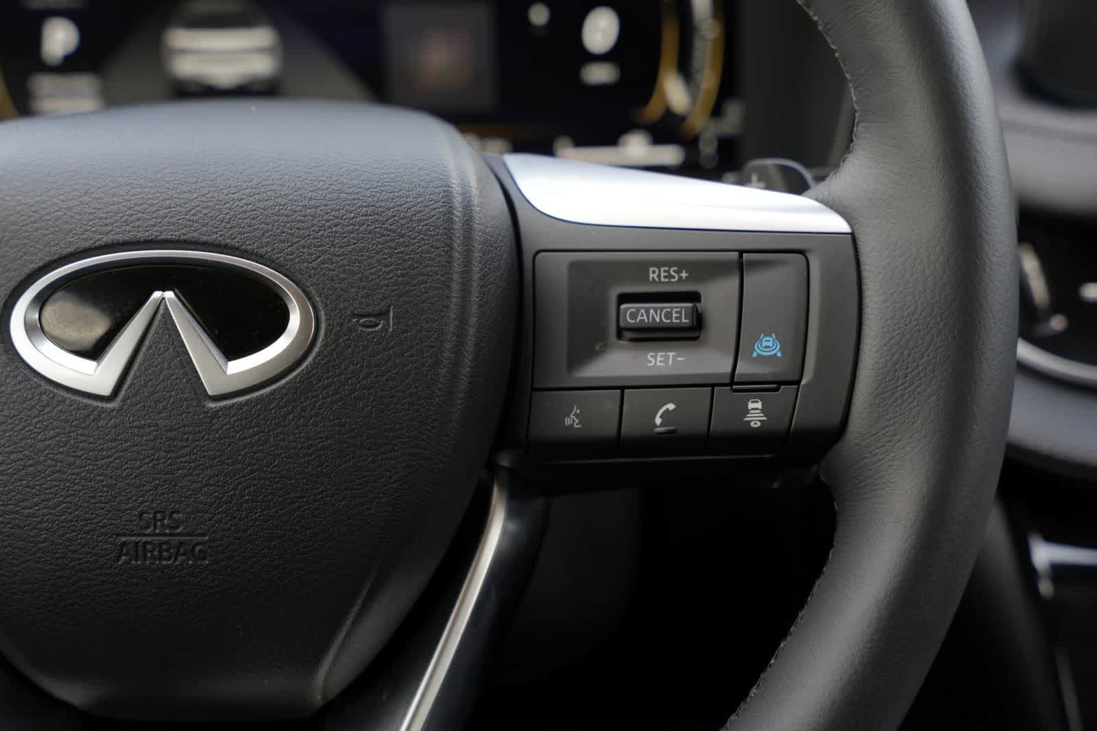 Used 2026 INFINITI QX60 Luxe w/ Family Package FWD image 11