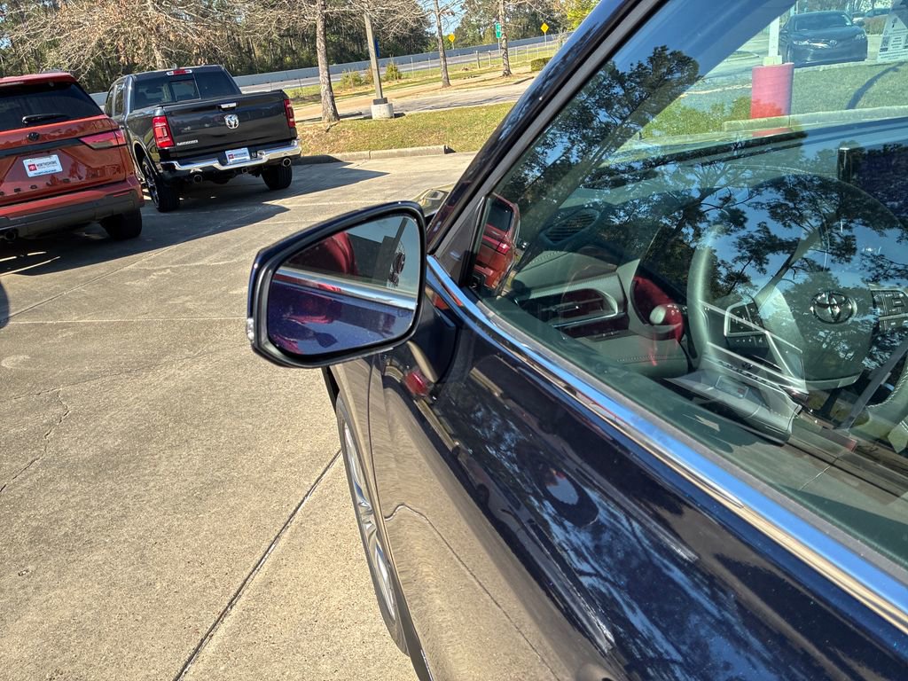 New 2026 Toyota Highlander Platinum image 14