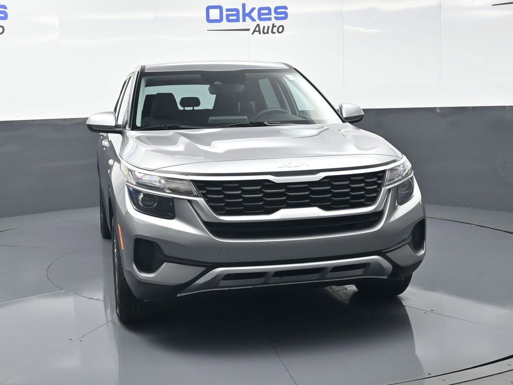 Certified 2023 Kia Seltos LX image 3