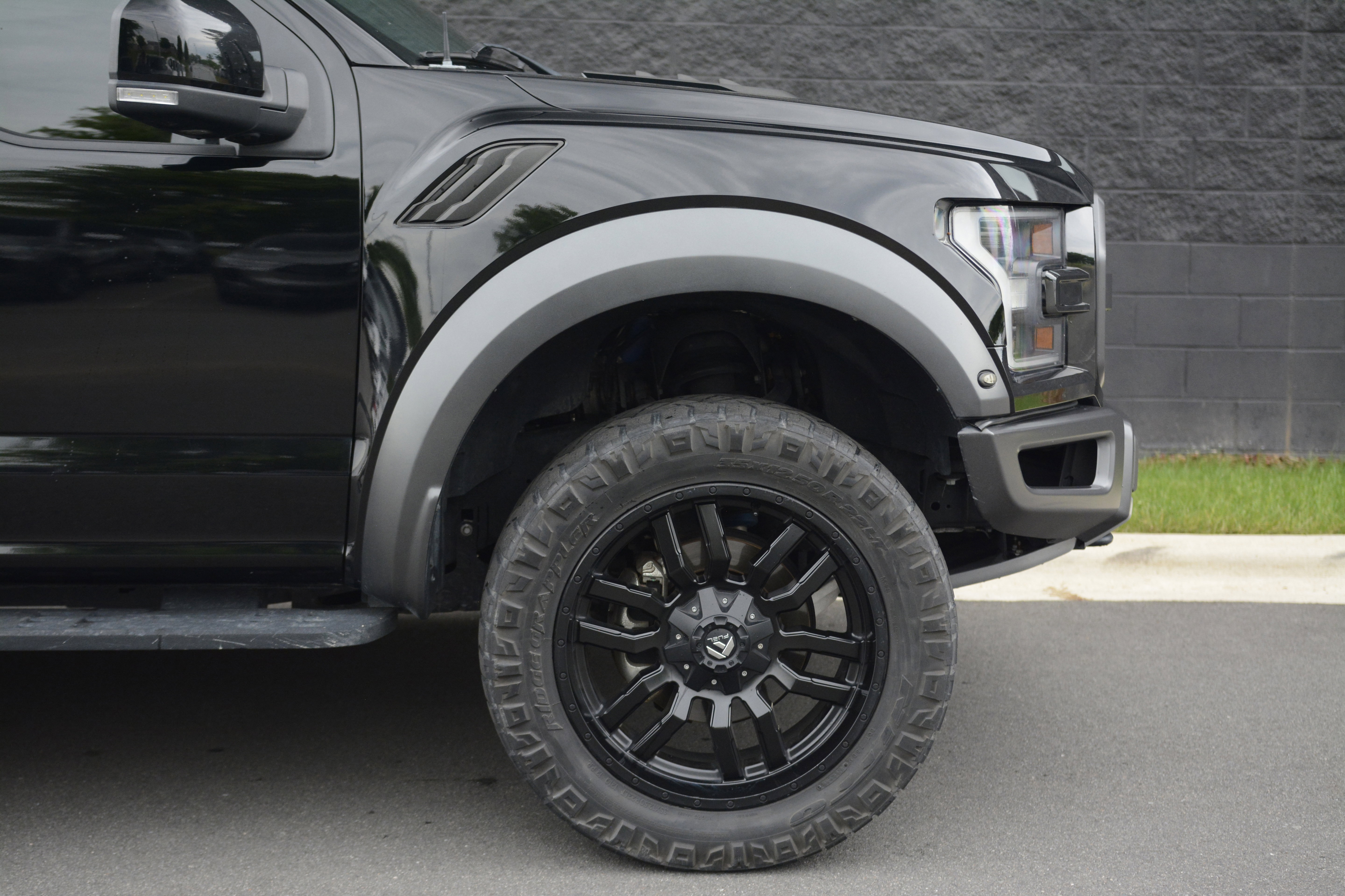 Used 2018 Ford F150 Raptor w/ Equipment Group 802A Luxury AWD/4WD image 11