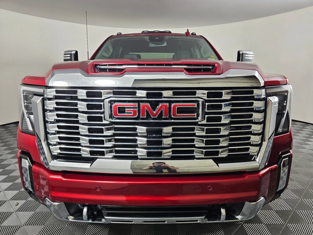 Used 2024 GMC Sierra 3500 Denali AWD/4WD image 8