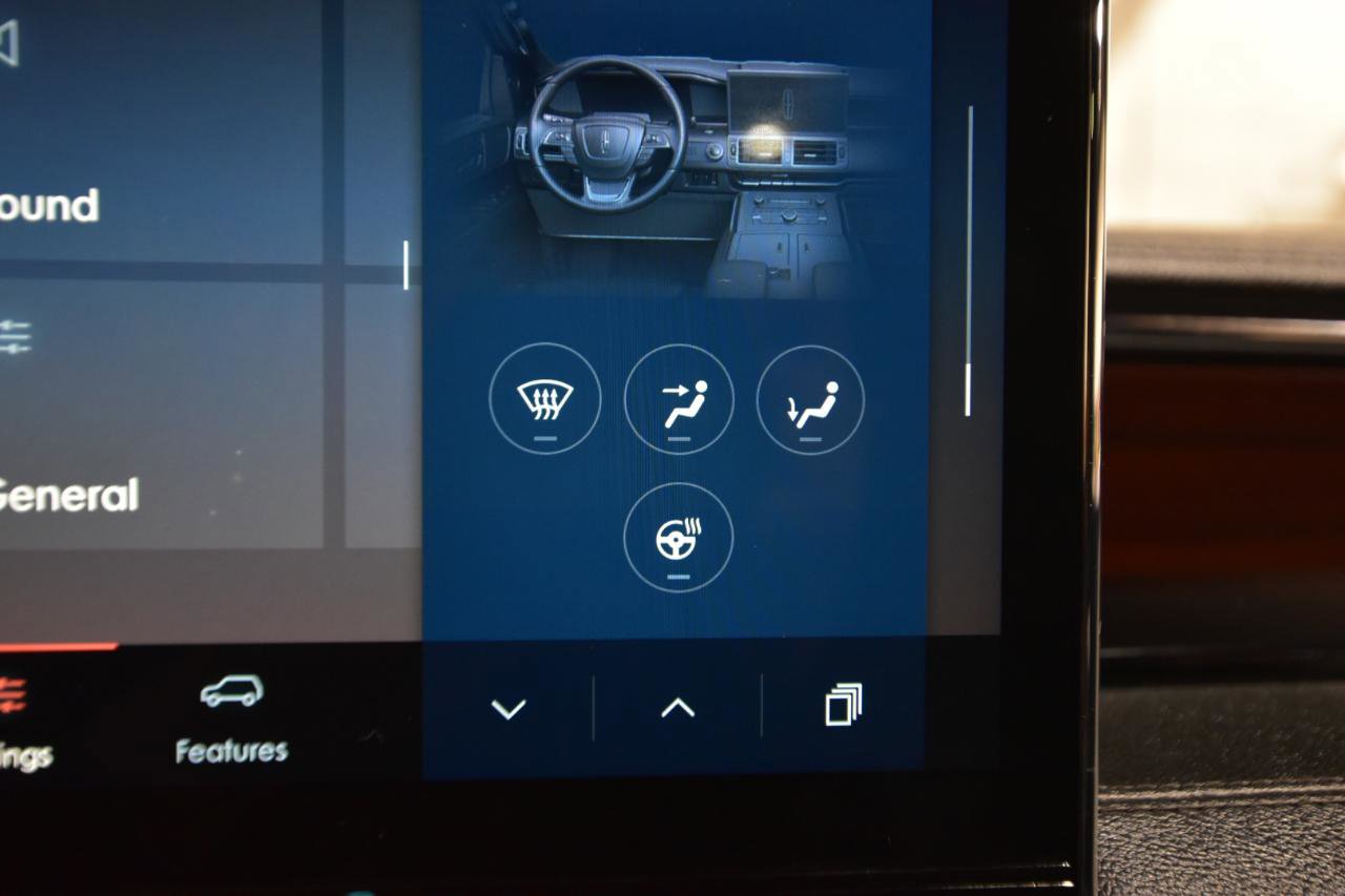 Used 2023 Lincoln Navigator Reserve AWD/4WD image 35