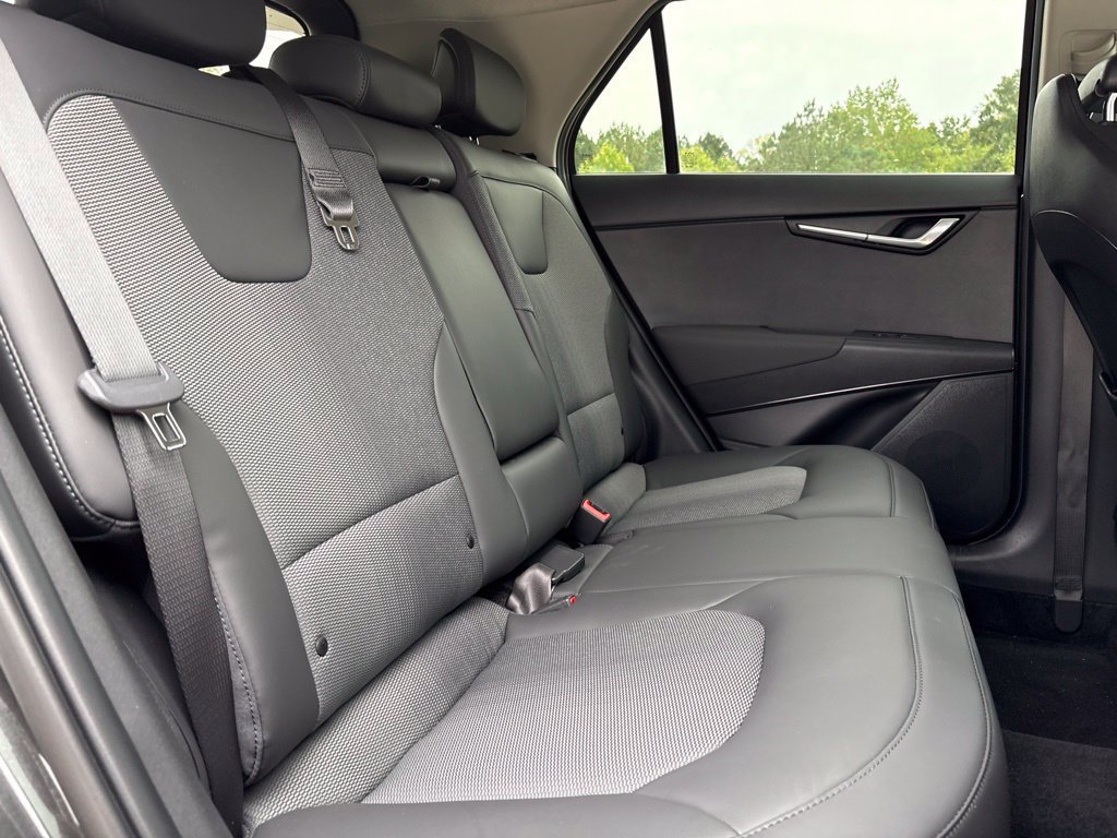 Used 2023 Kia Niro EX FWD image 12