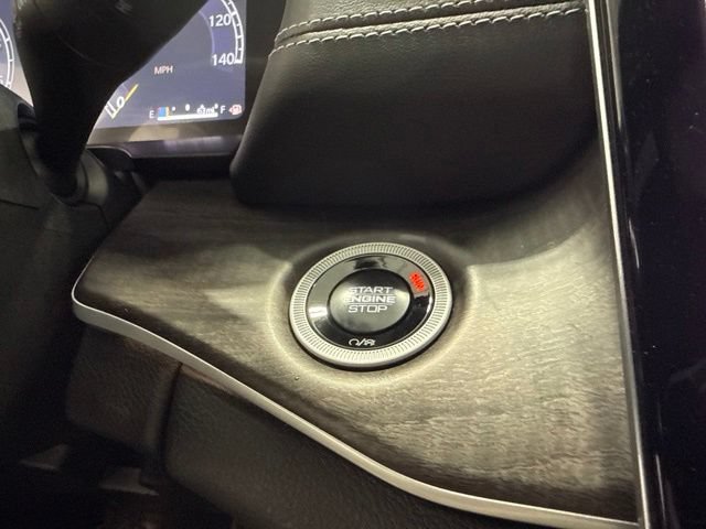 Used 2025 Jeep Grand Cherokee Limited AWD/4WD image 28