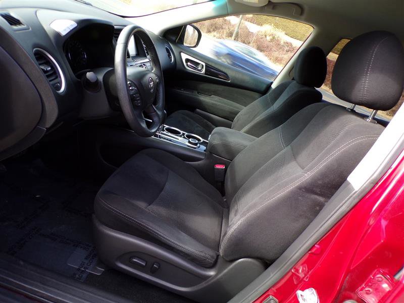 Used 2016 Nissan Pathfinder SV image 18