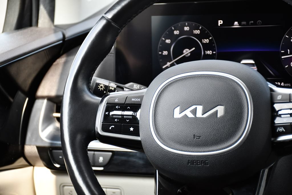 Used 2022 Kia Carnival SX Prestige FWD image 27