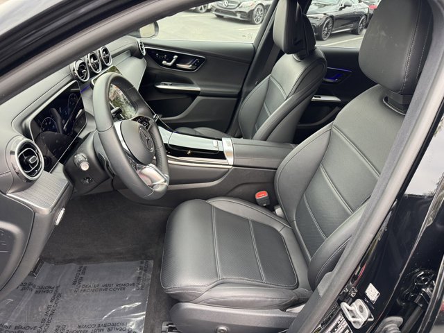 Used 2025 Mercedes-Benz GLC 300 4MATIC image 16