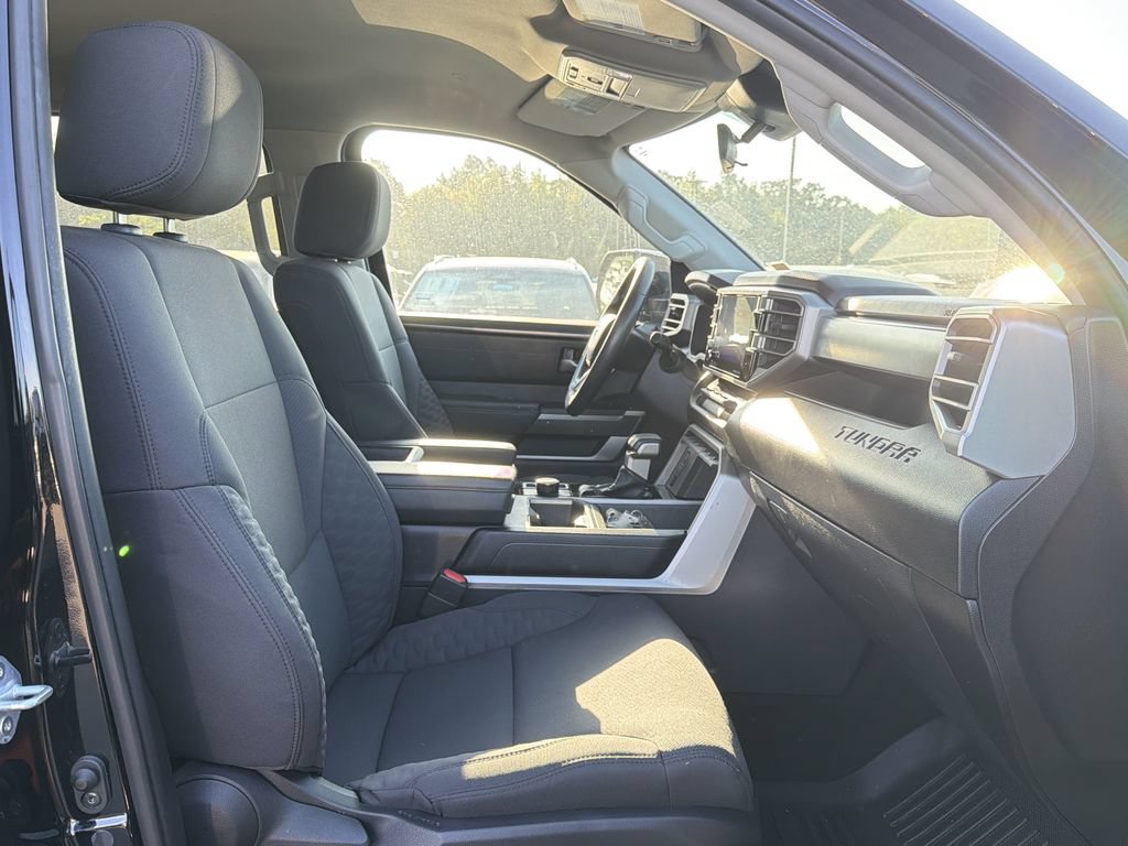 Used 2022 Toyota Tundra SR5 w/ SR5 Convenience Package AWD/4WD image 15