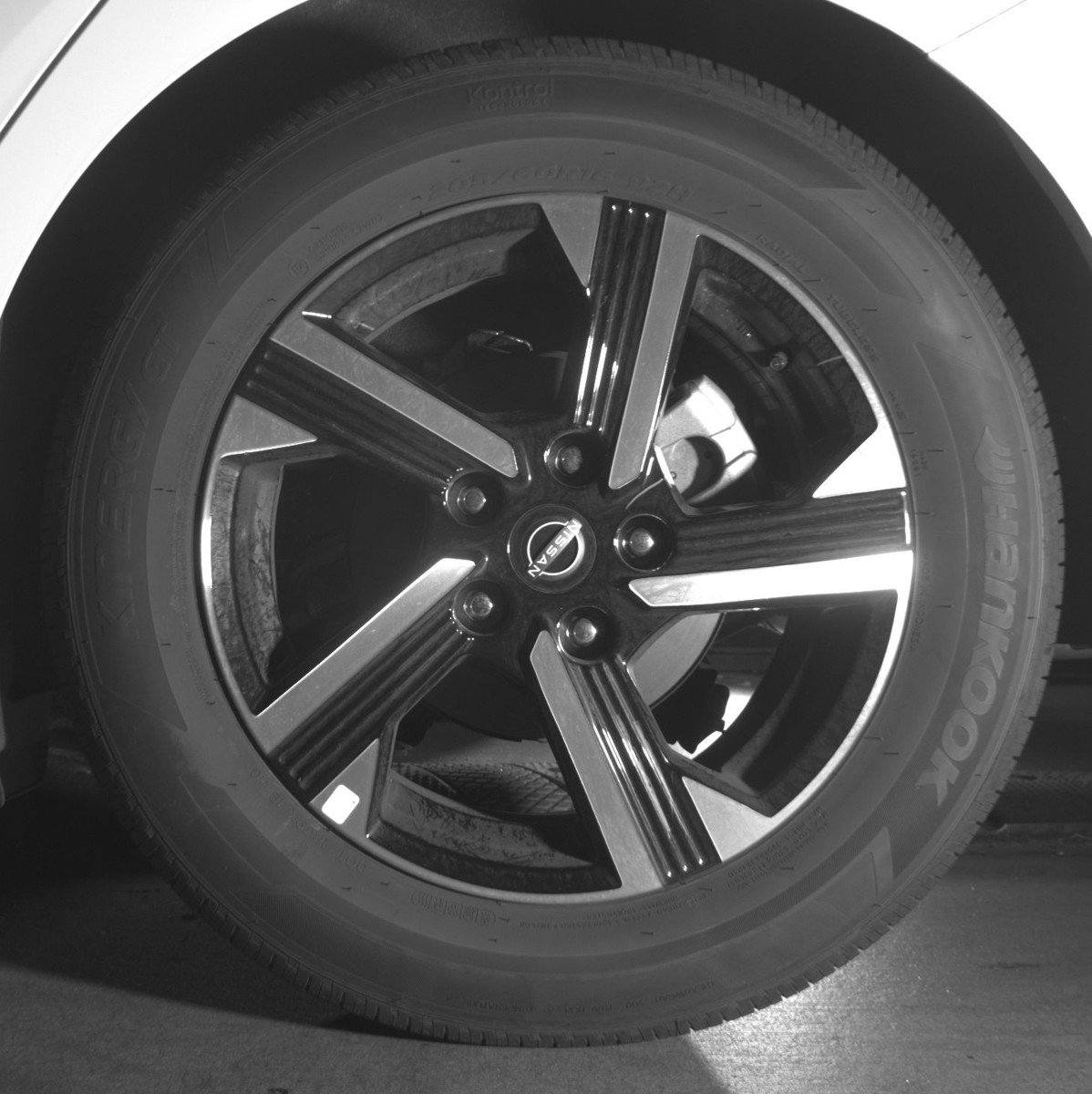 Used 2025 Nissan Sentra SV FWD image 14