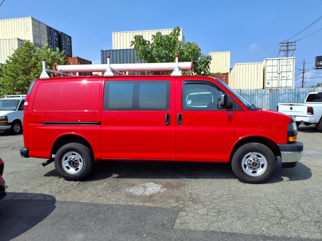 Used 2020 GMC Savana 3500 w/ Driver Convenience Package image 8
