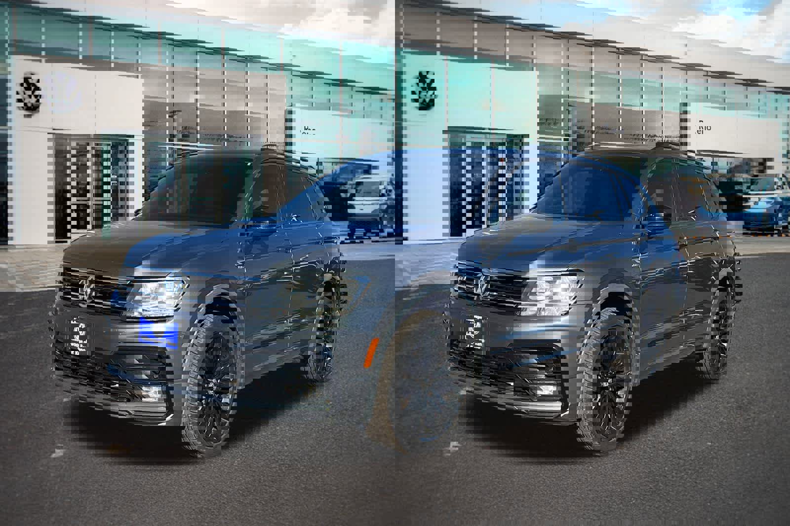 Used 2020 Volkswagen Tiguan SE R-Line image 1