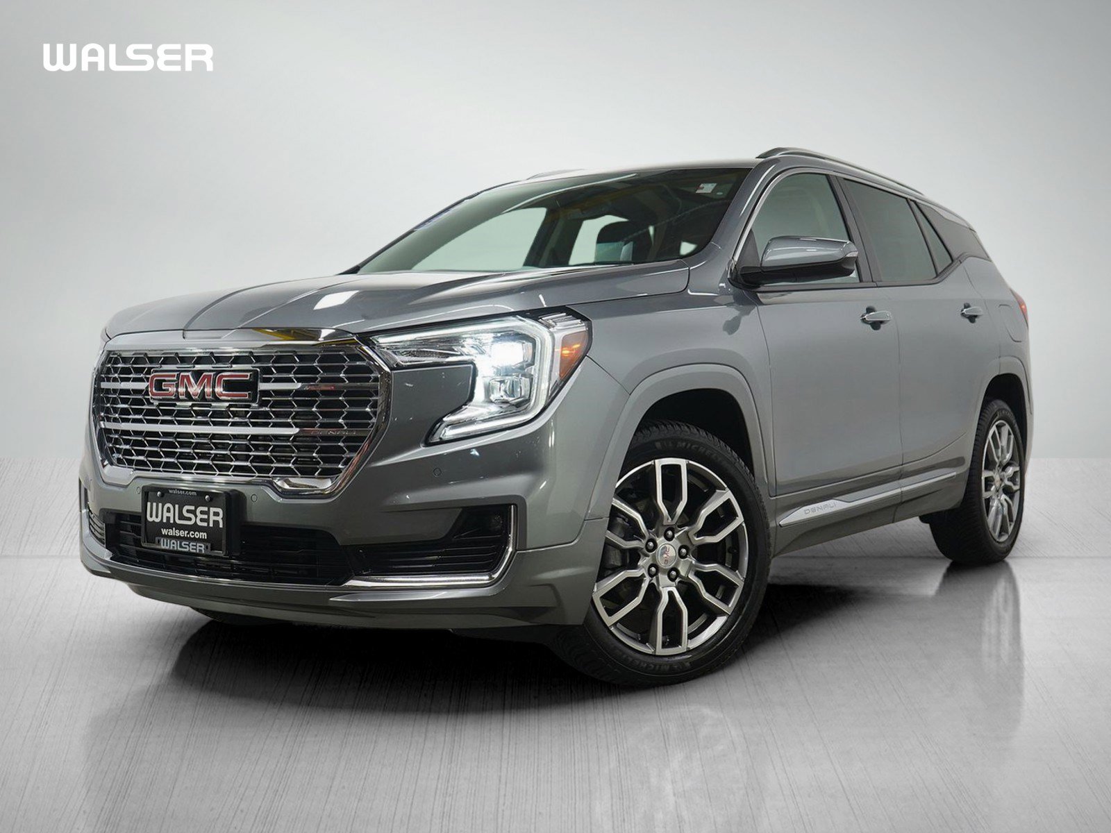Used 2023 GMC Terrain Denali AWD/4WD image 1