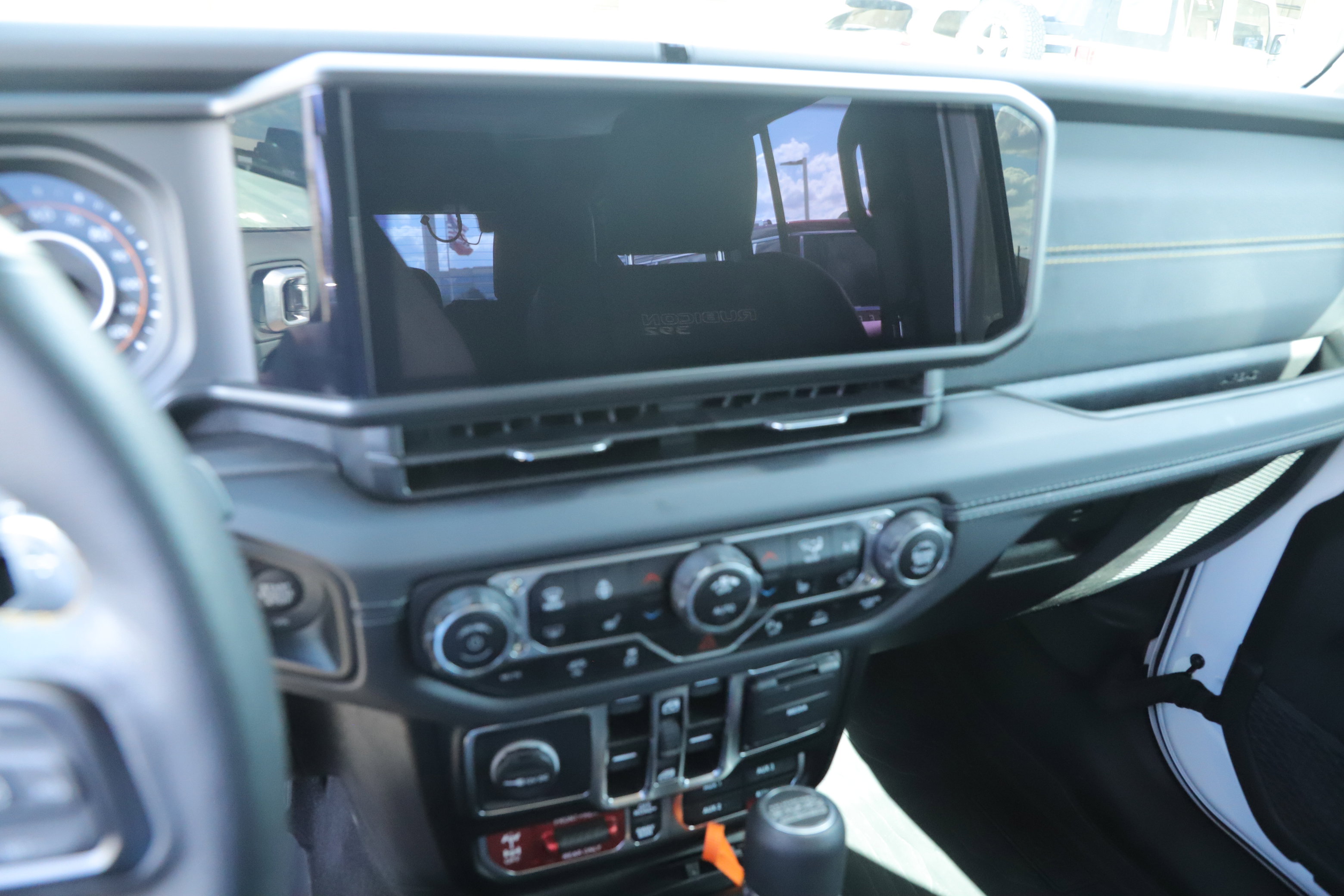 Used 2025 Jeep Wrangler Unlimited Rubicon 392 image 12