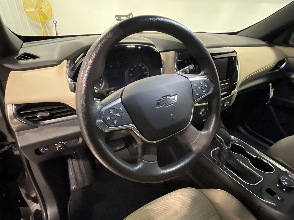 Used 2023 Chevrolet Traverse LS w/ Midnight/Sport Edition image 25