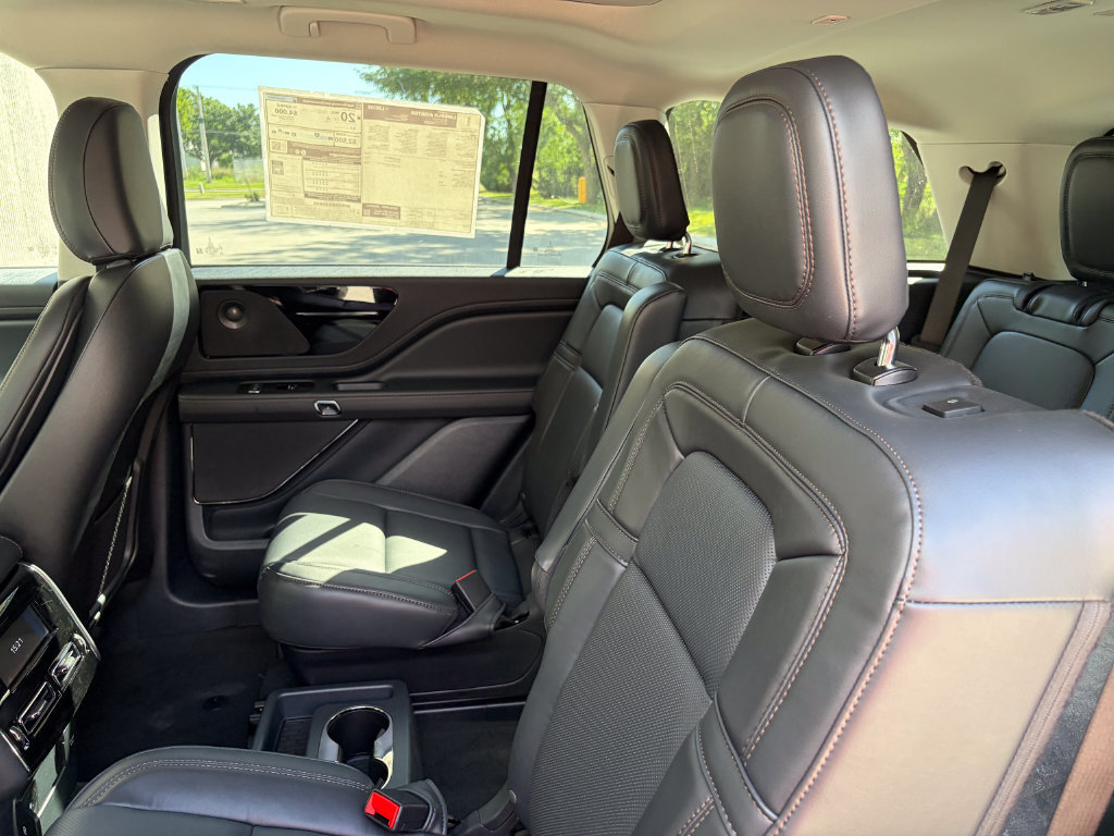 New 2026 Lincoln Aviator Reserve w/ Jet Appearance Package AWD/4WD image 19