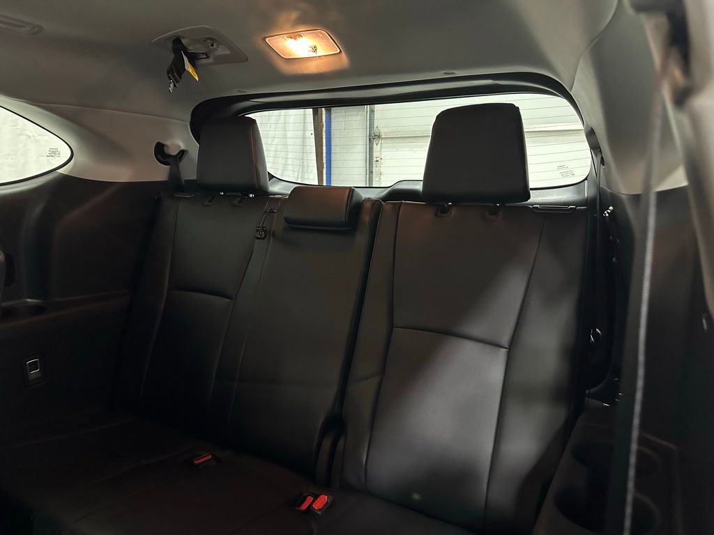Used 2025 Toyota Highlander XLE AWD/4WD image 53