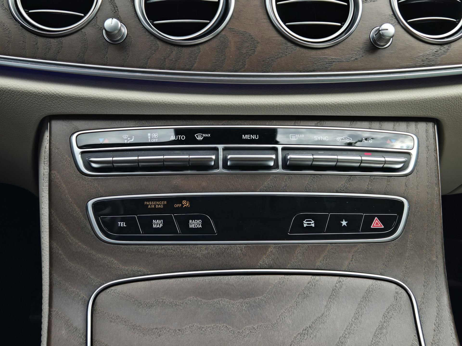 Used 2021 Mercedes-Benz E 350 4MATIC Sedan image 18