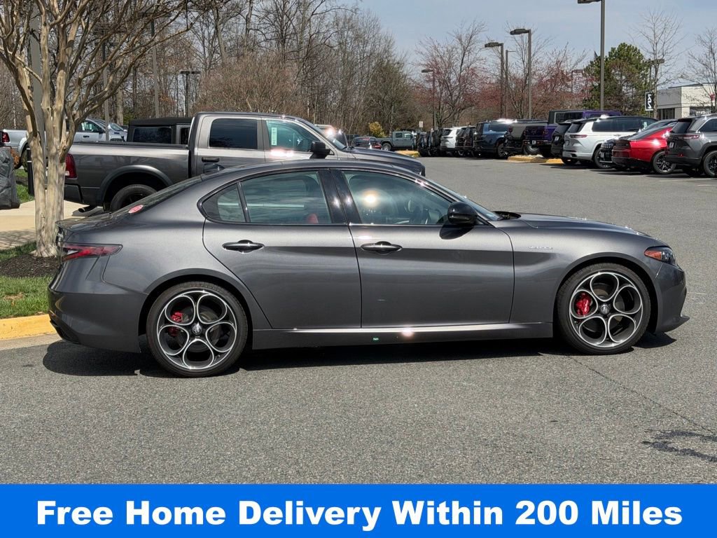 Used 2024 Alfa Romeo Giulia Veloce image 5