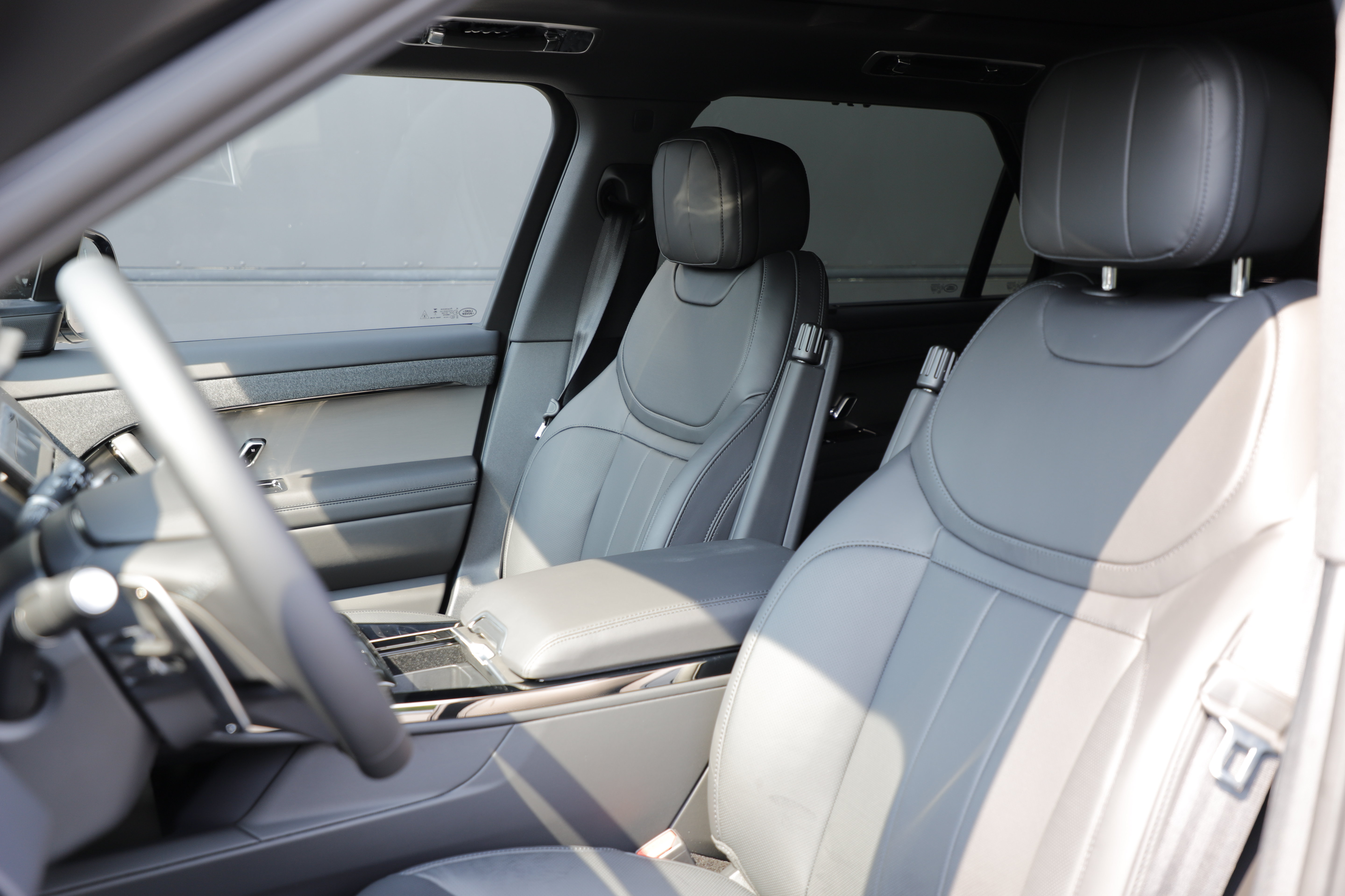 New 2026 Land Rover Range Rover Sport SE AWD/4WD image 17