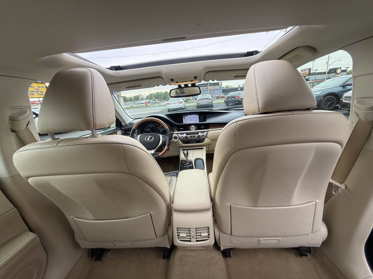 Used 2015 Lexus ES 300h w/ Navigation System Package FWD image 26