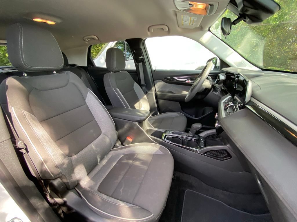 Used 2025 Chevrolet TrailBlazer LT w/ Driver Confidence Package AWD/4WD image 41