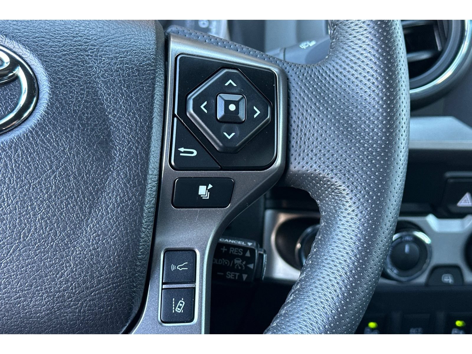 Used 2022 Toyota Tacoma Limited w/ Nightshade Package AWD/4WD image 28