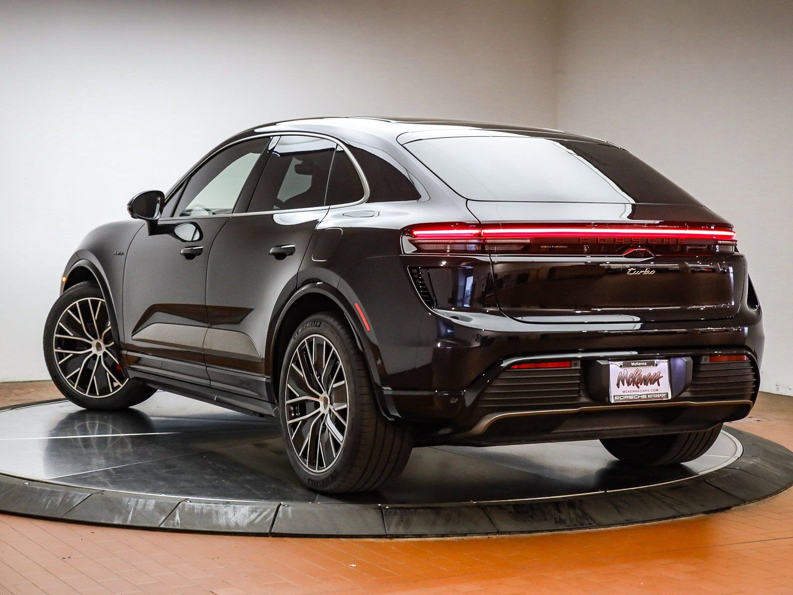 Certified 2025 Porsche Macan Turbo Electric image 3
