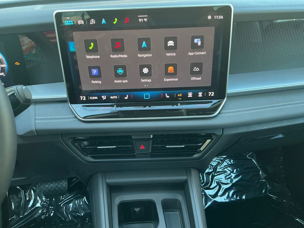 New 2025 Volkswagen Tiguan SE image 17