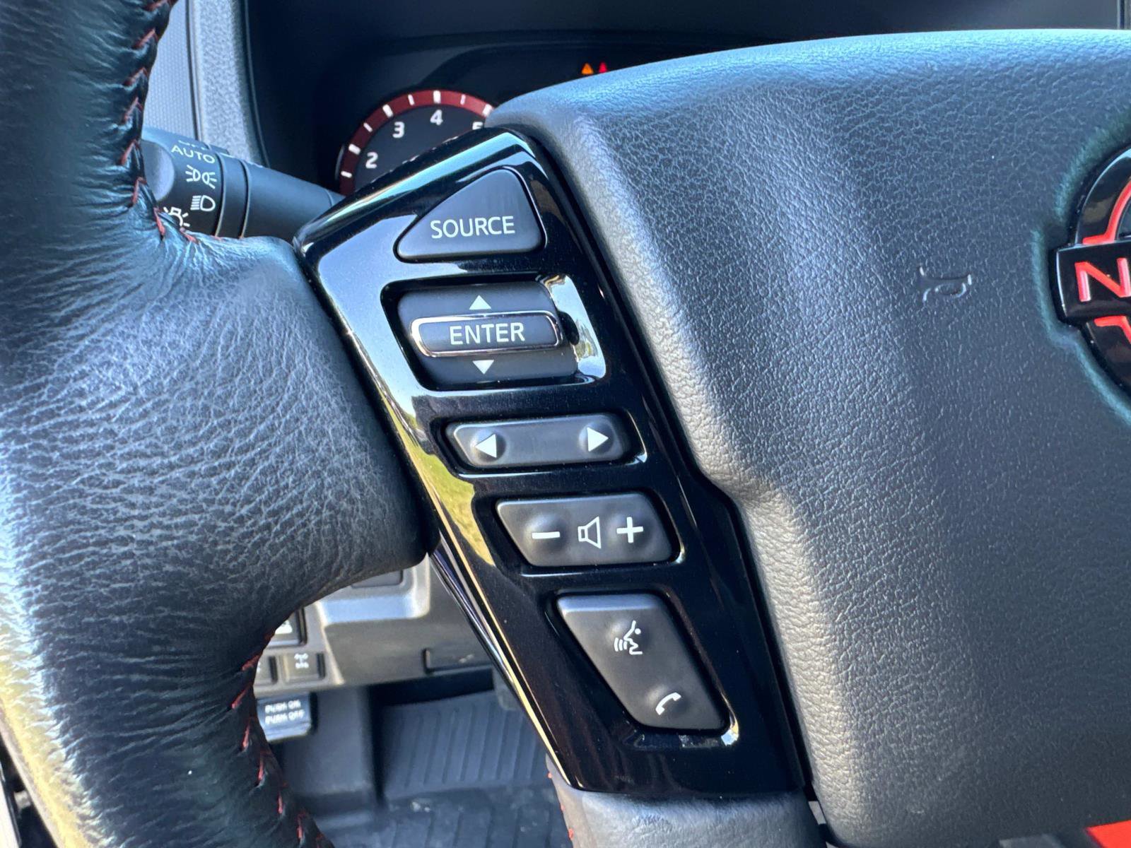 Used 2023 Nissan Frontier PRO-4X w/ Technology Package image 33