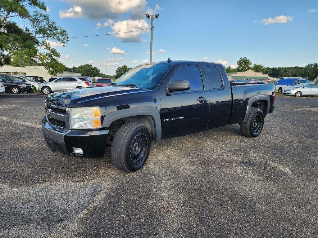Used 2007 Chevrolet Silverado 1500 LT w/ 1LT Convenience Package AWD/4WD image 10