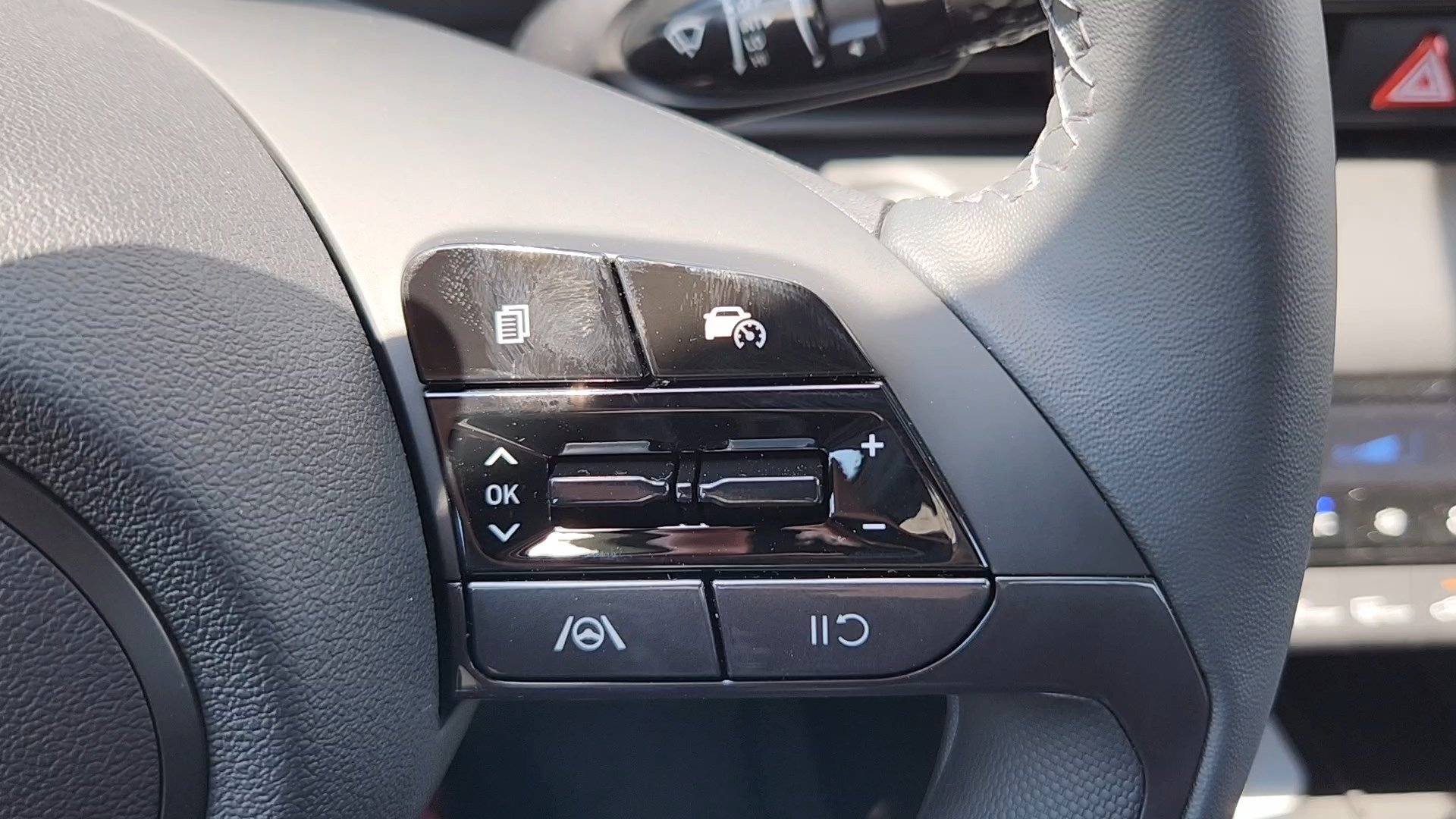 New 2026 Hyundai Elantra Sport FWD image 12