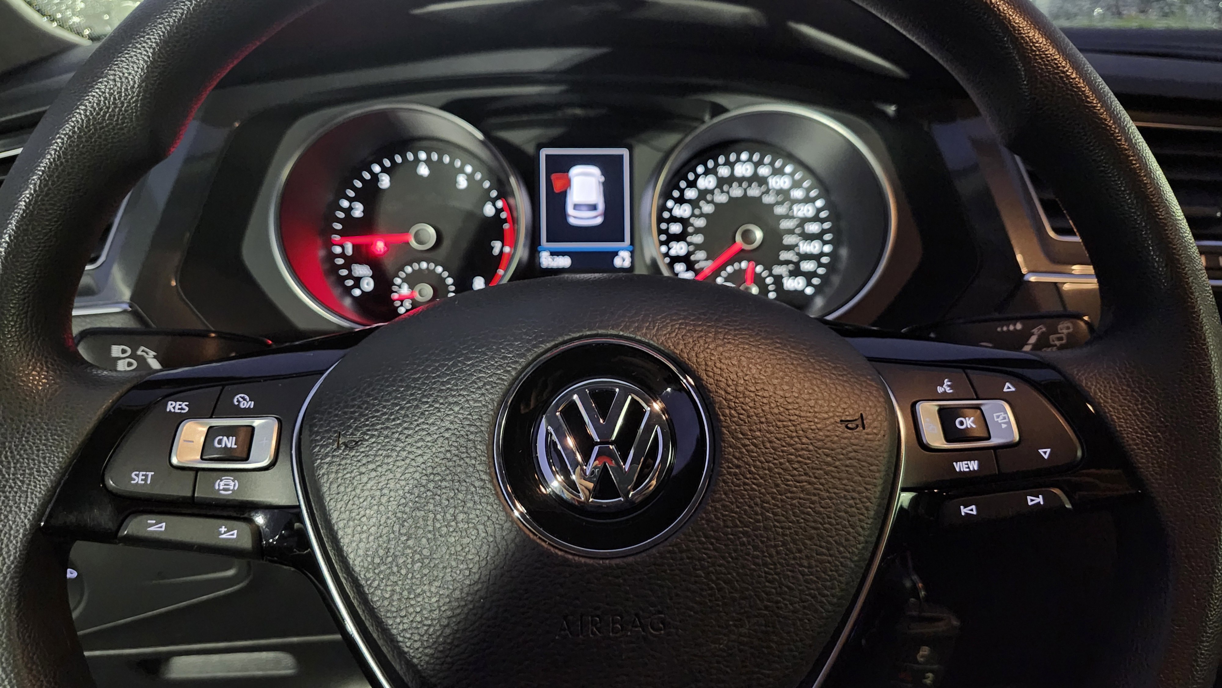 Used 2020 Volkswagen Tiguan S image 24