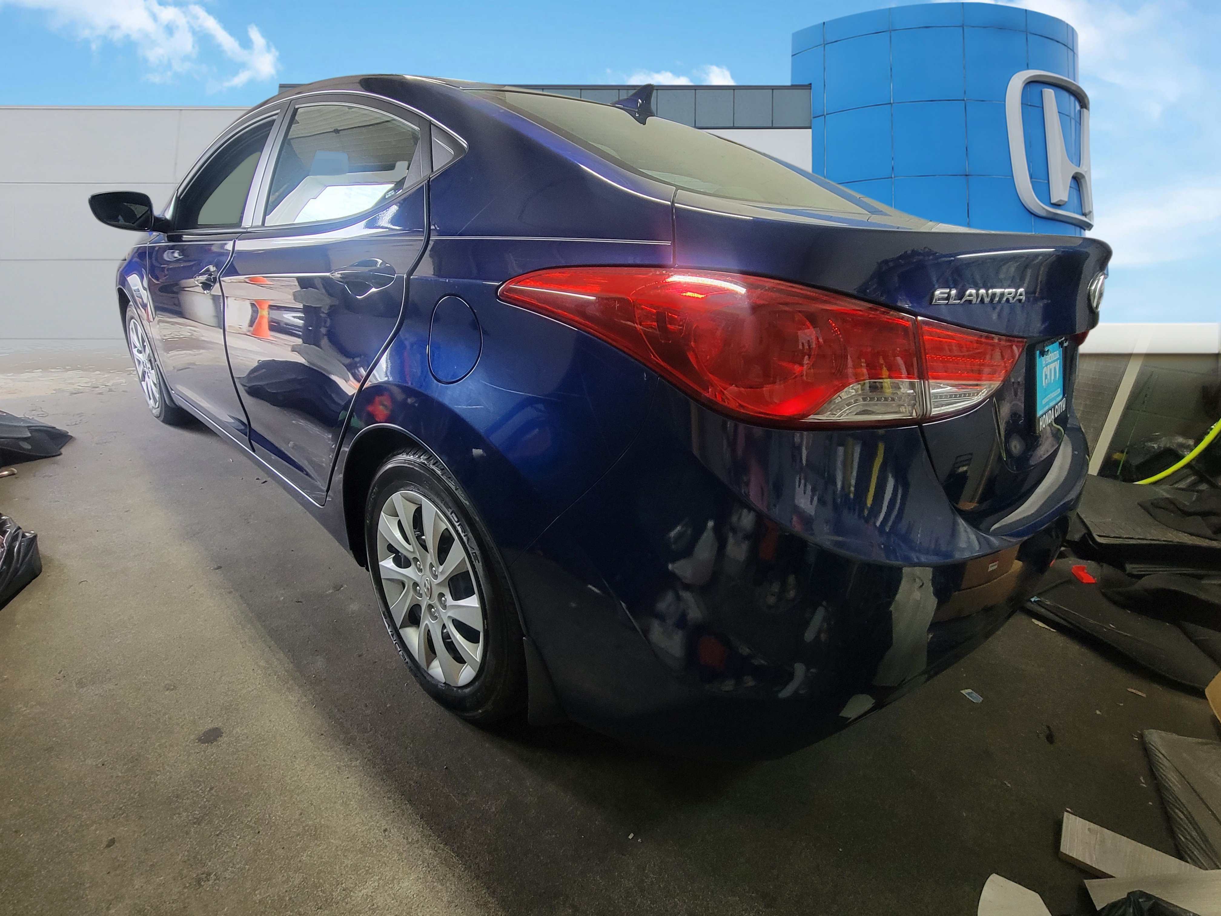 Used 2013 Hyundai Elantra GLS FWD image 4