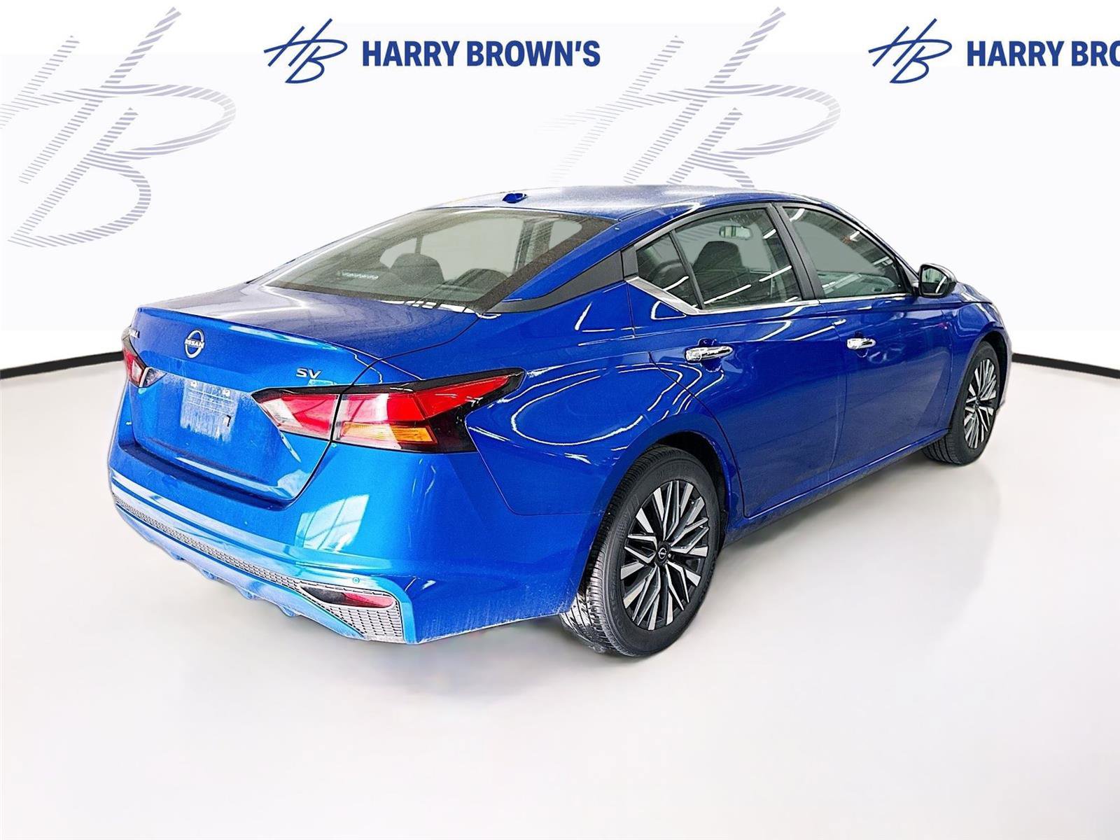 Used 2025 Nissan Altima 2.5 SV FWD image 10