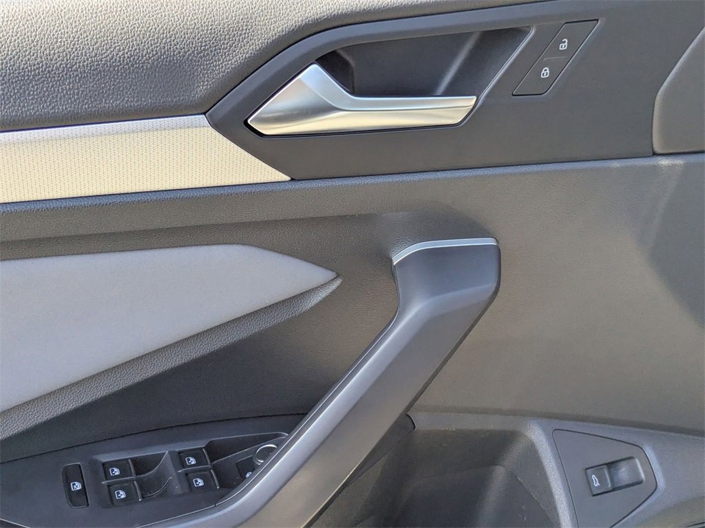 Used 2025 Volkswagen Jetta SE image 16