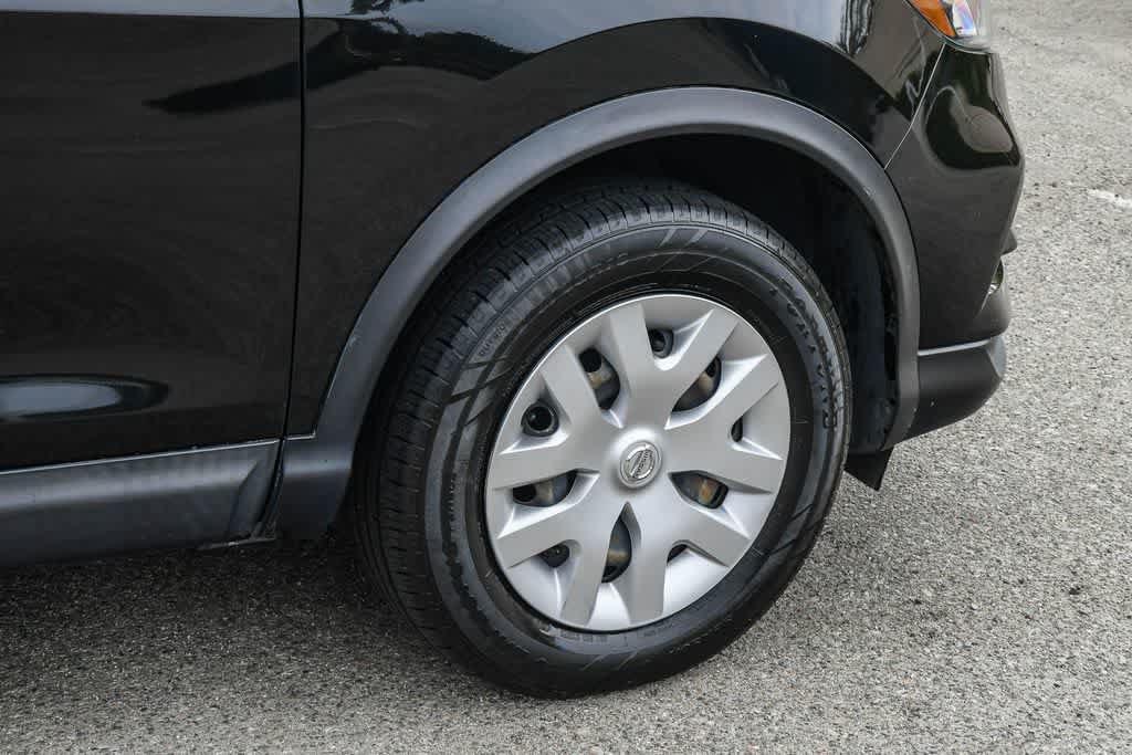Used 2020 Nissan Rogue Sport S FWD image 11