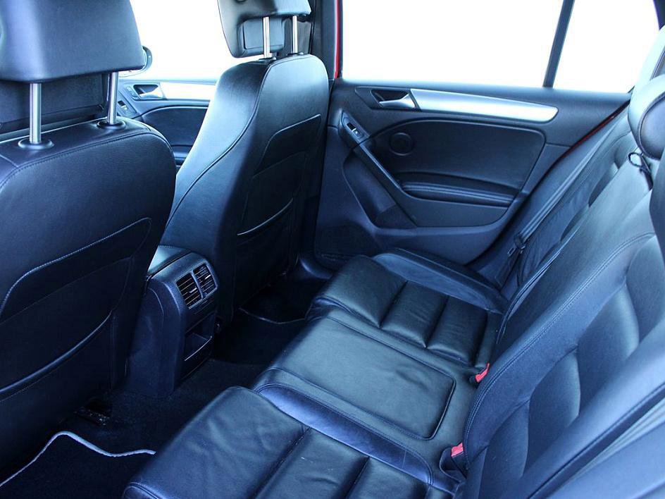 Used 2013 Volkswagen Golf R 4-Door image 14