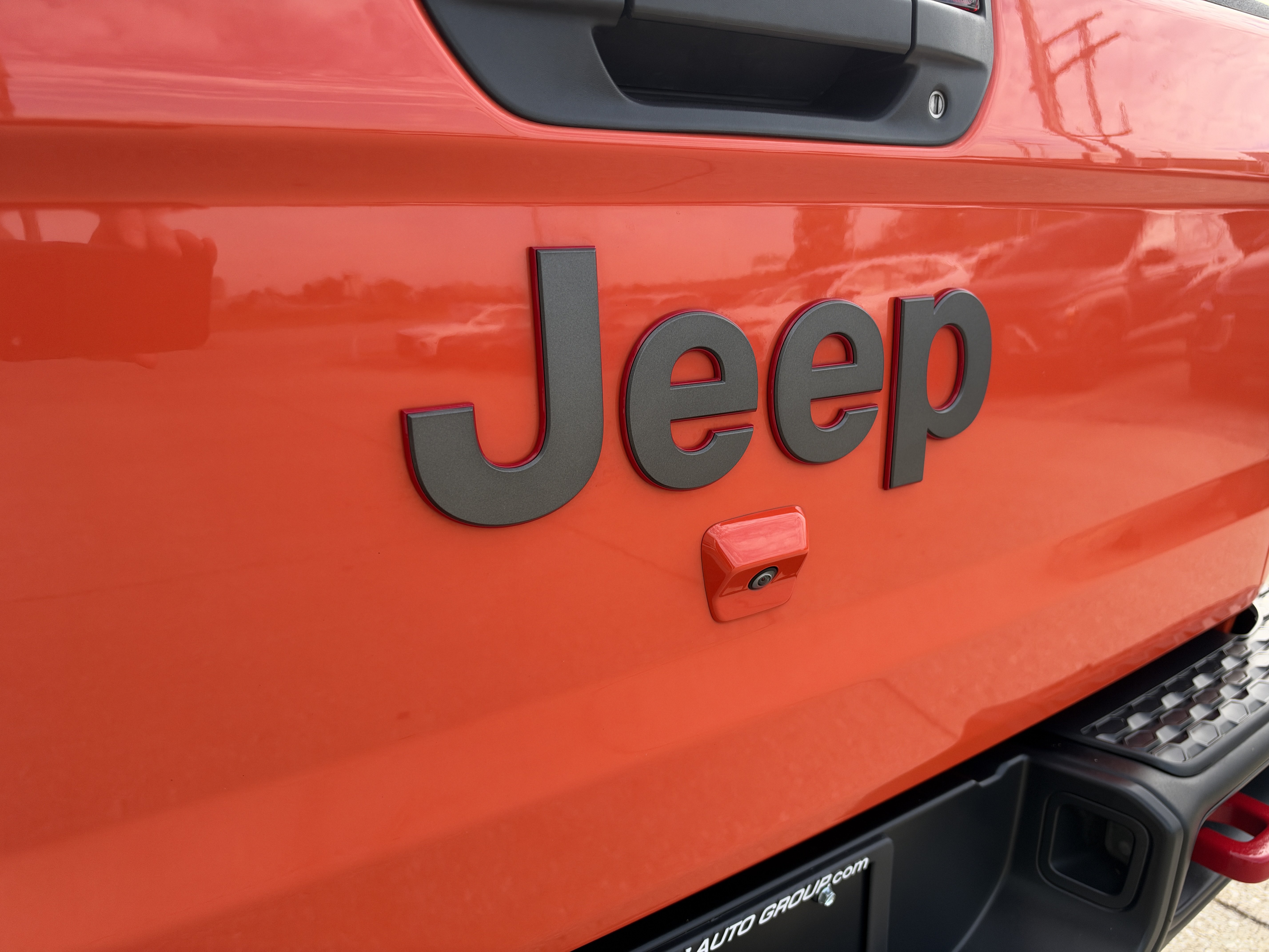 Used 2023 Jeep Gladiator Rubicon w/ LED Lighting Group AWD/4WD image 8