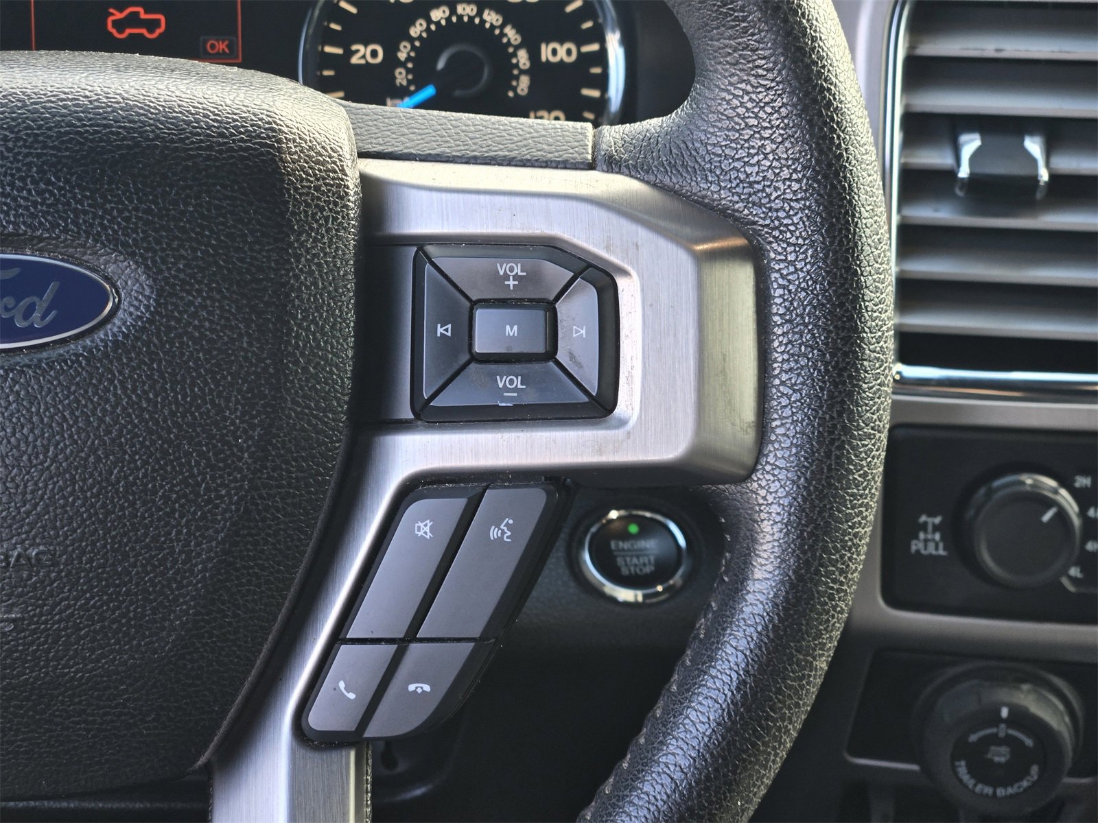 Used 2016 Ford F150 Platinum w/ Equipment Group 701A Luxury image 28