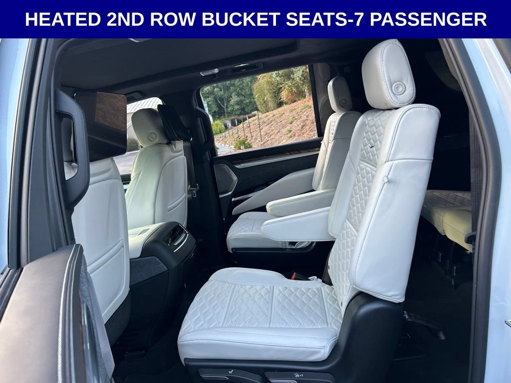 Used 2026 Cadillac Escalade ESV Platinum Sport AWD/4WD image 8