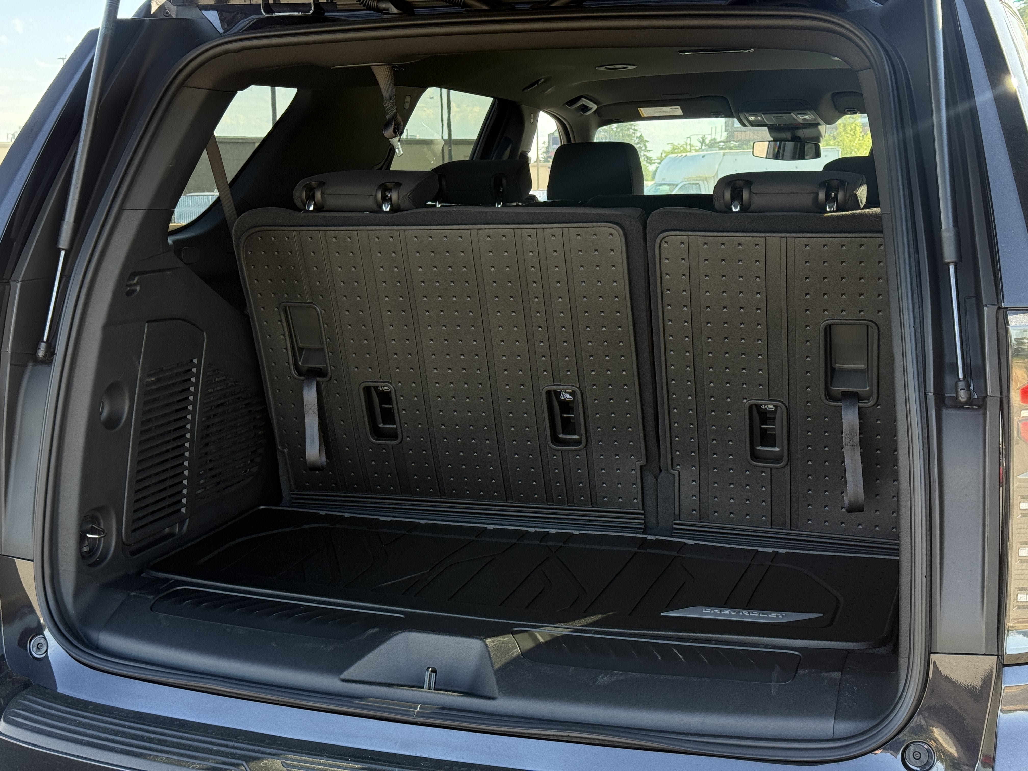 New 2026 Chevrolet Tahoe LS w/ LPO, Dark Essentials Package AWD/4WD image 32