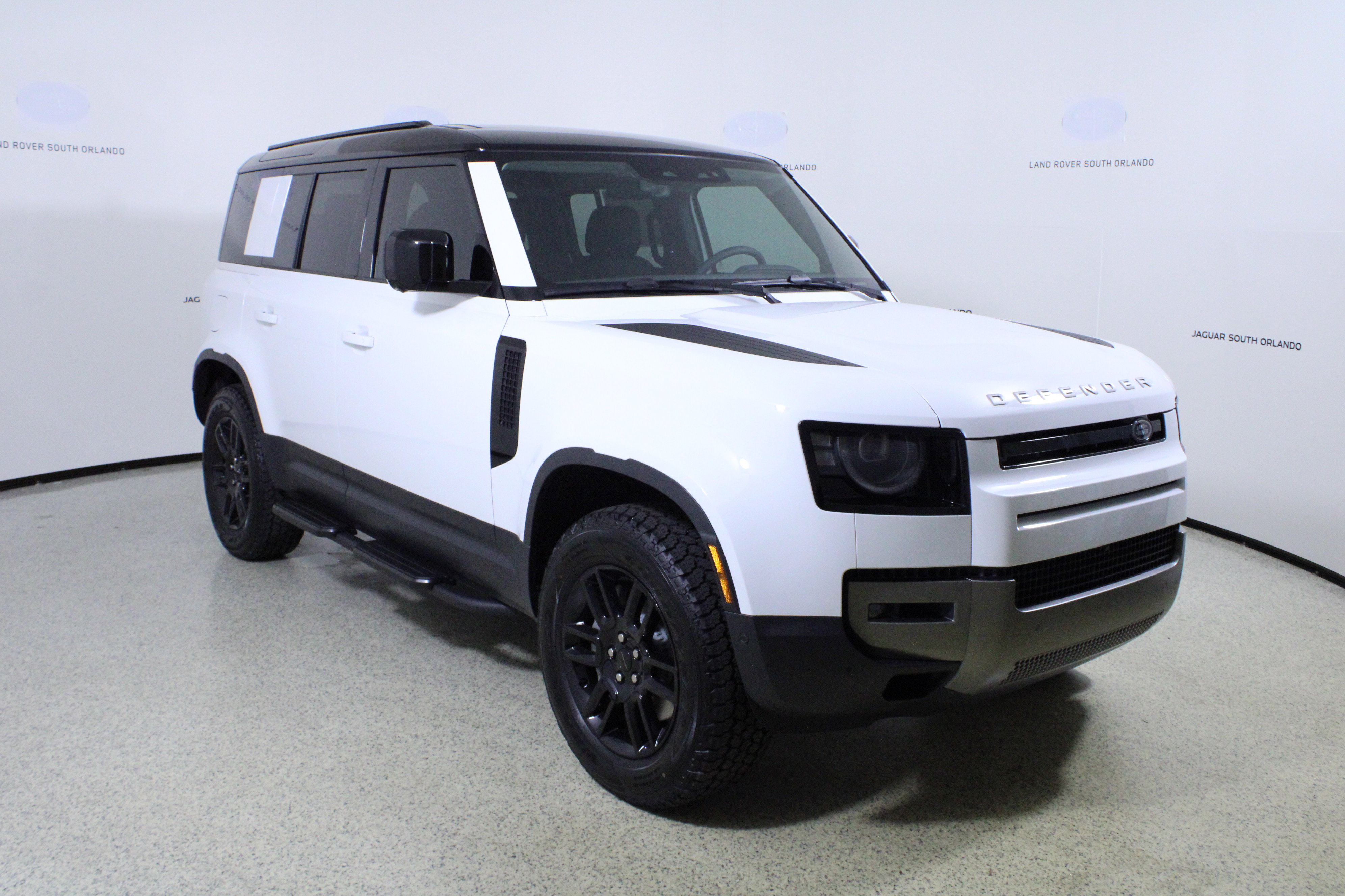 New 2026 Land Rover Defender 110 S image 3